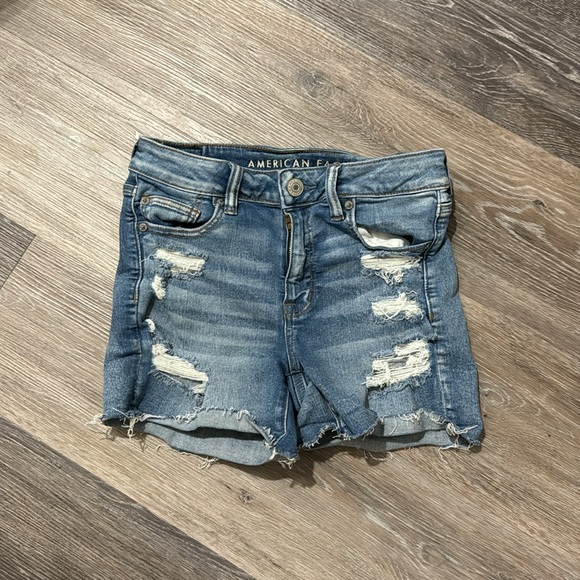 American Eagle distressed light wash blue denim high rise shortie jean shorts 4 - Picture 2 of 8